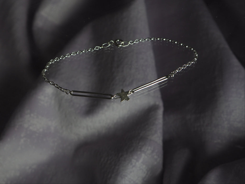 Bracelet très fin étoilé ✨