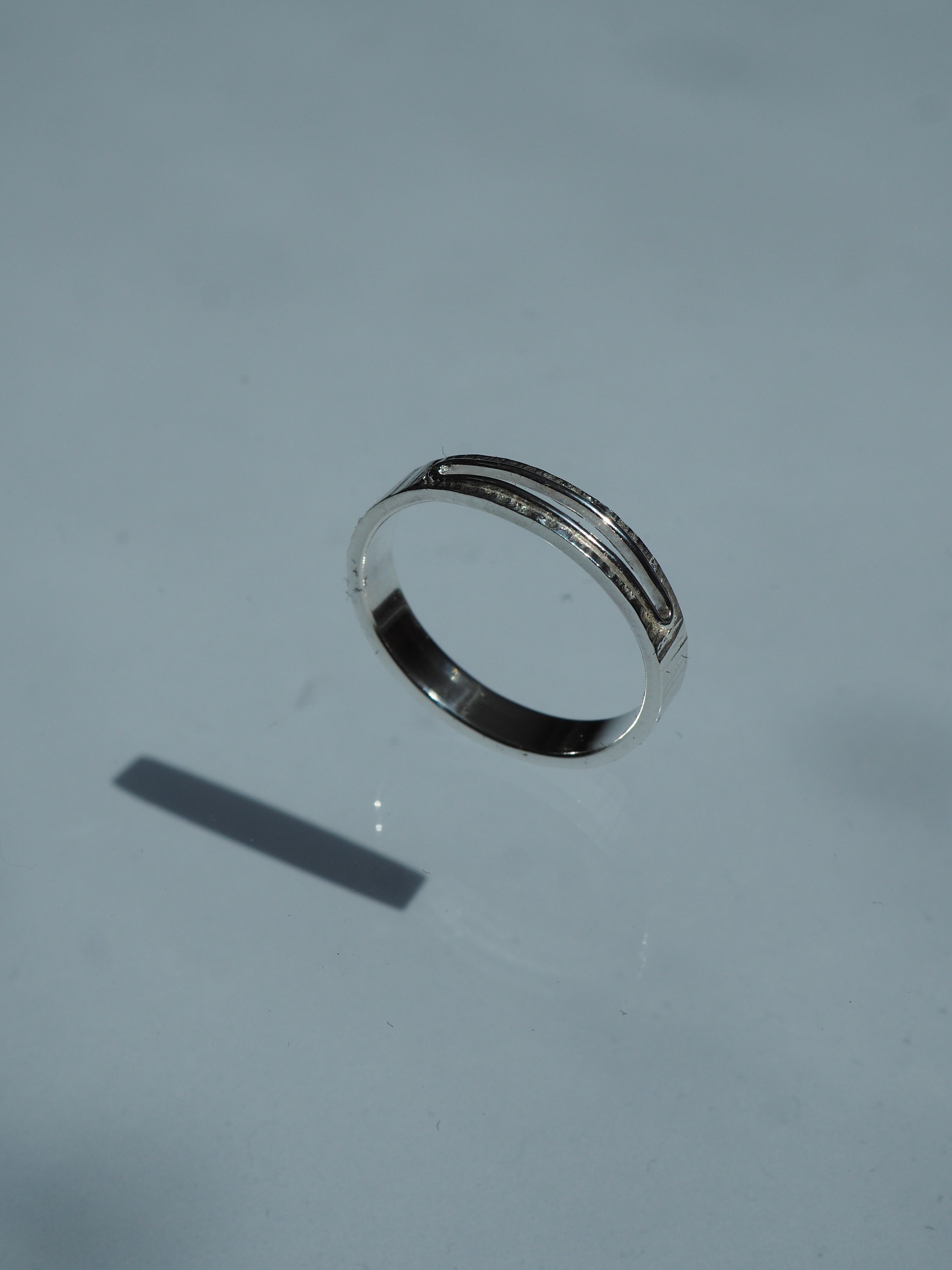 Bague texturée ajourée ✨
