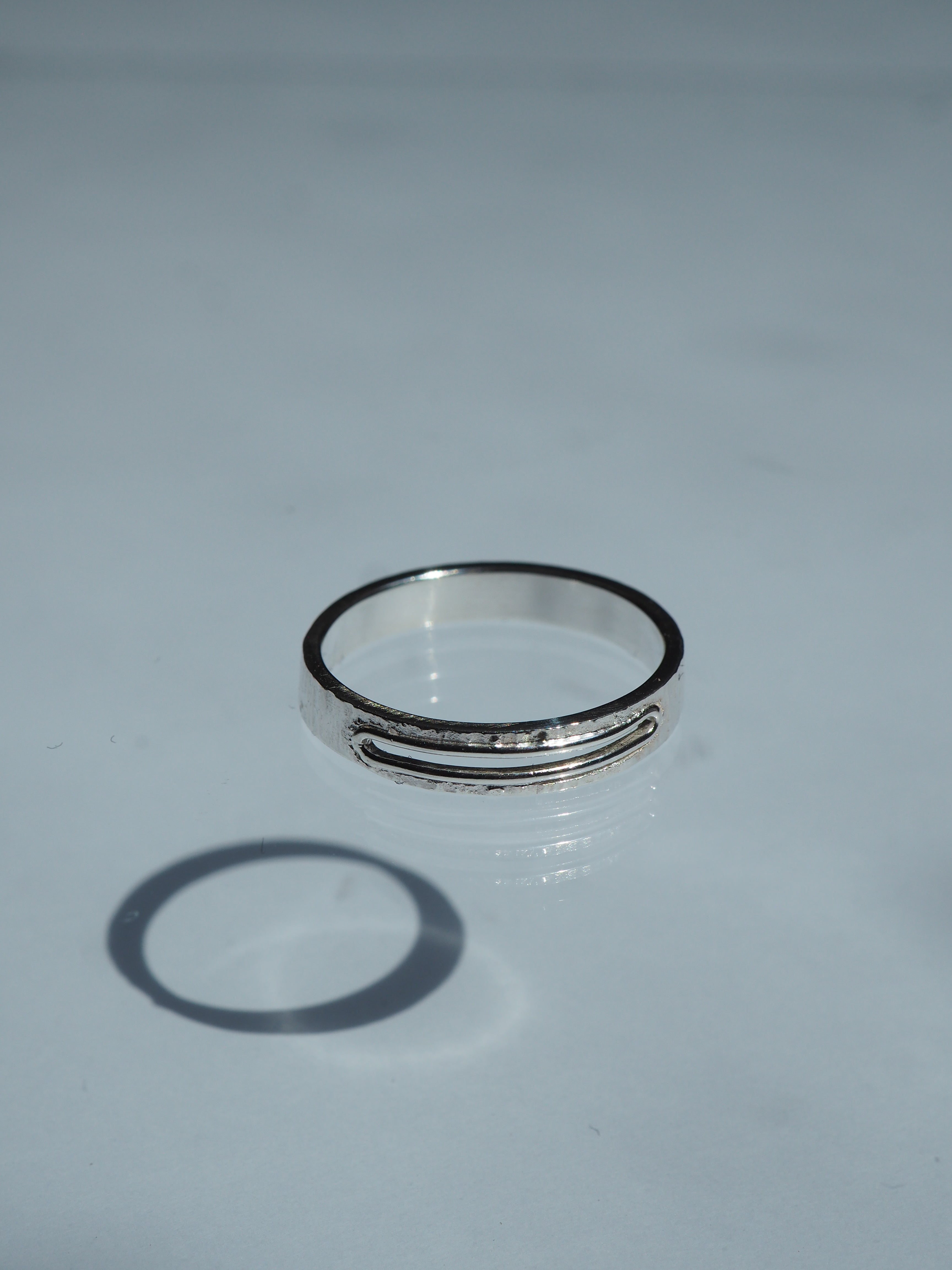 Bague texturée ajourée ✨