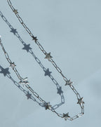 Collier court parsemé d'étoiles ✨