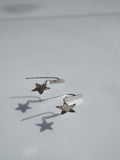 Boucles d’oreilles plates ponctuées d’une étoile ✨
