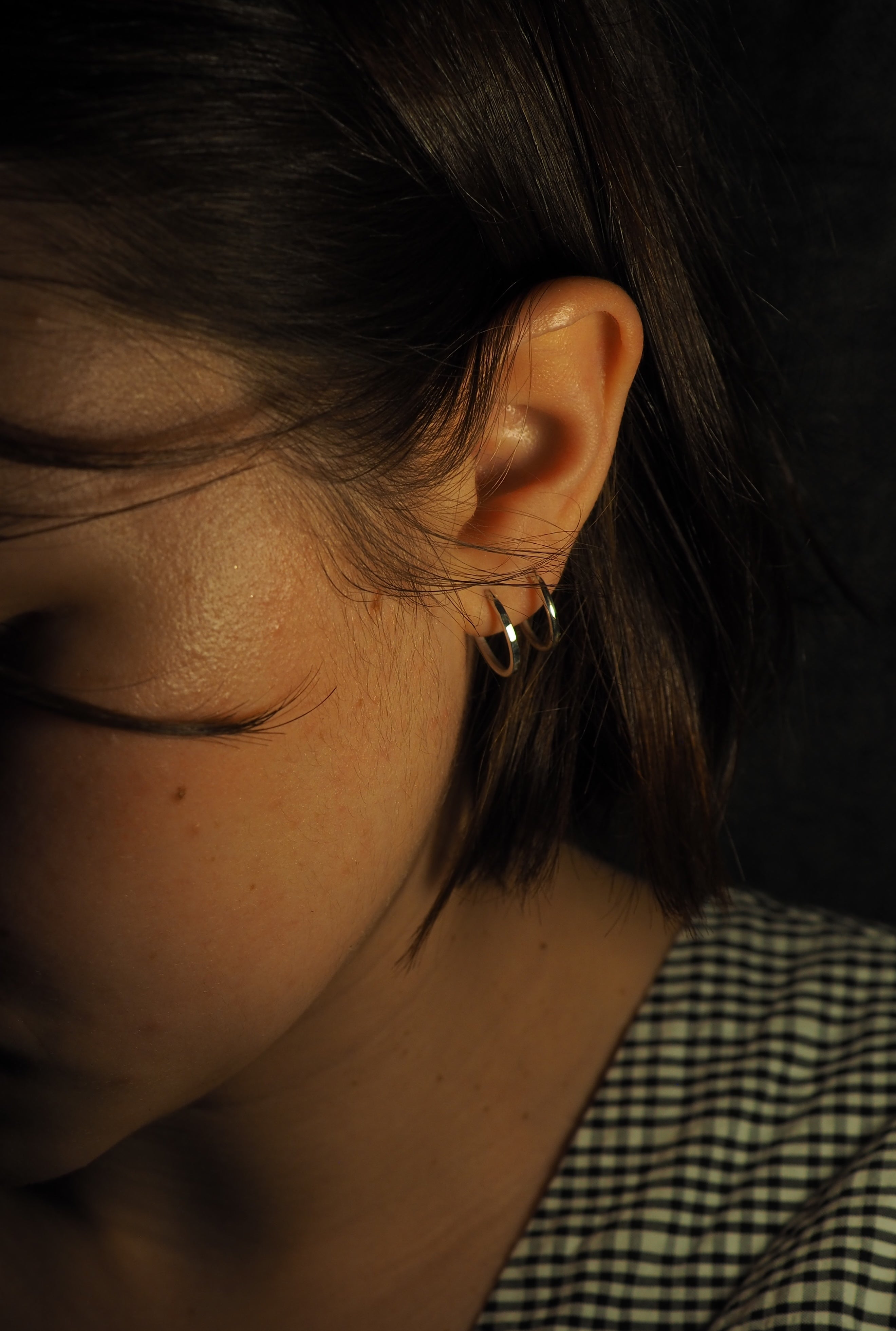 Boucles d’oreilles anneaux clips facettés ✨